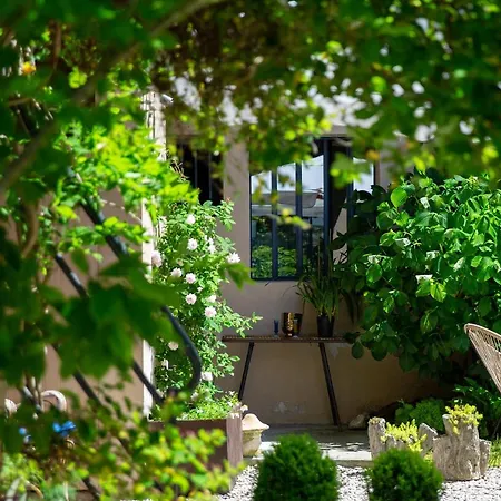 Cote Jardin, D'hotes *